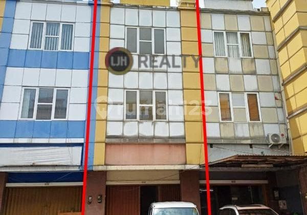 Sewa Dekat Pintu Tol Ruko 3 Lantai Golden Boulevard di Bsd City