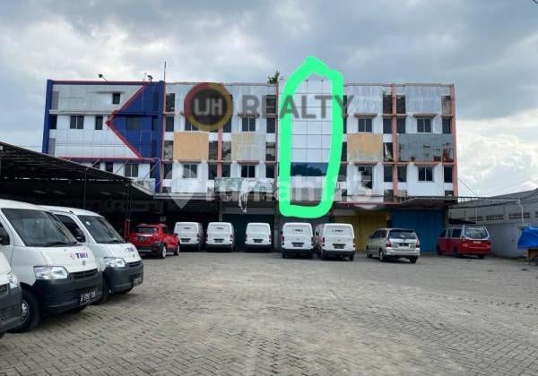 Sewa Dekat Pintu Tol Ruko 3 Lantai Jalan Raya Merdeka Cimone Tangerang