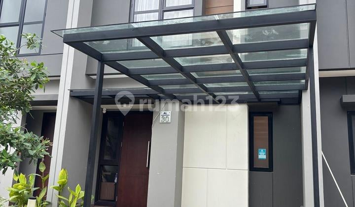 Rumah 2 Lantai Siap Huni,Bebas Banjir,Full Furnished di Cluster Regia,Summarecon Crown Gading Nempel Kota Harapan Indah,Bekasi