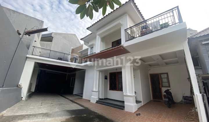 Rumah Bagus 2 Lantai Siap Huni Bebas Banjir,Semi Furnished di Perumahan Puri Sriwedari Cibubur,Harjamukti,Cimanggis,Depok