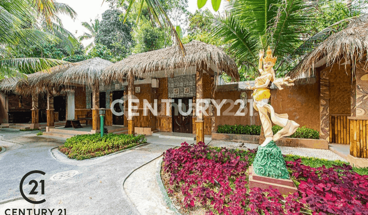 VILLA EX HOTEL DI KAMPUNG ARTIS GIANYAR BALI