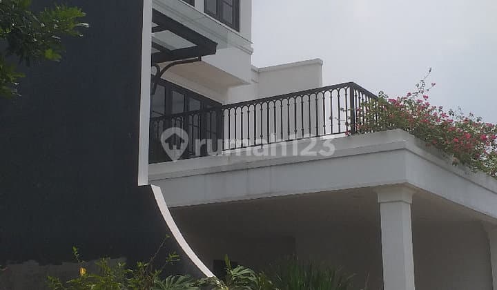 Rumah Mewah Baru 3 Lantai Balkon View Taman RTH Di Kahfi 1 Jaksel