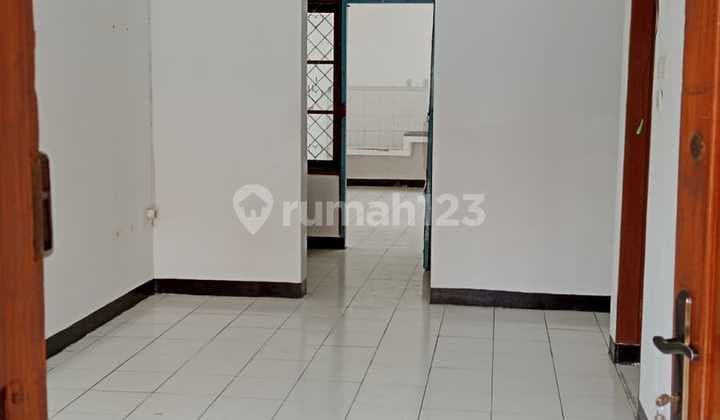 Taman Kopo Indah 2 dengan 2 Carport