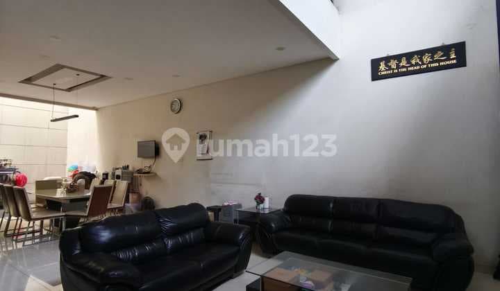 2 Lantai Cantik di Taman Kopo Indah 2