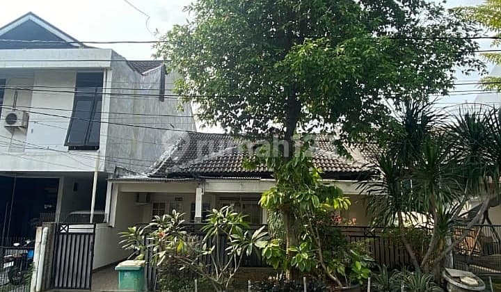 Dijual Rumah Asri & Nyaman di Bintaro Sektor 2 - Tangerang Selatan