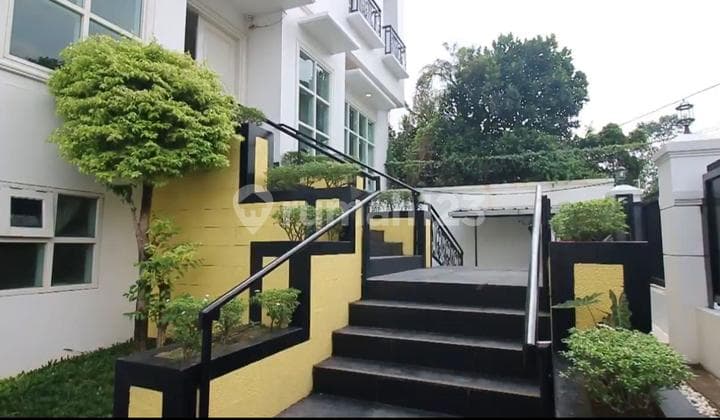 Rumah 5 BR, SHM, Area Prime Kuningan, Furnished