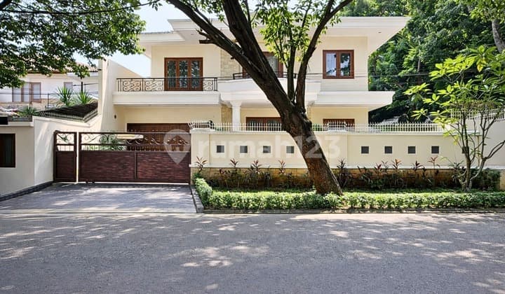 Rumah Classic Mediterranean Pondok Indah Siap Huni, SHM, 4 BR