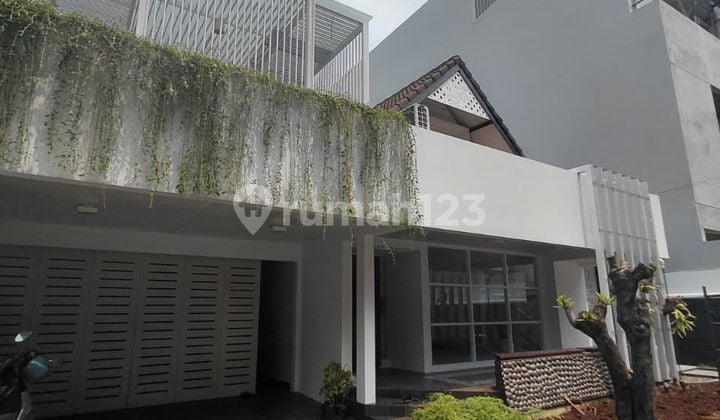Rumah 4 BR, SHM, Siap Huni di Pondok Indah