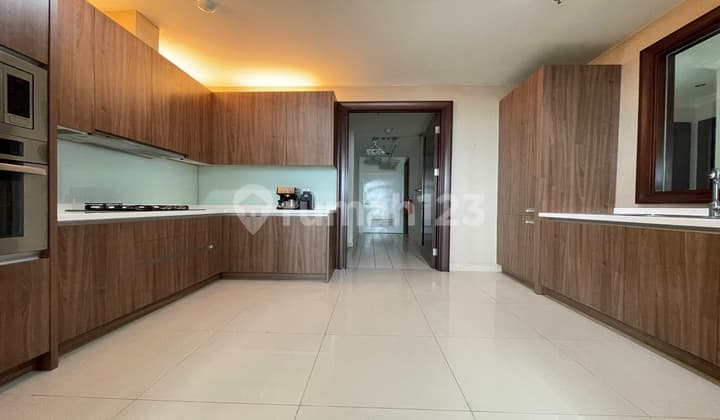 Pakubuwono View 3 BR Nice View High Floor