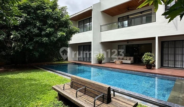 Rumah Siap Huni Kebayoran Baru 3 Lantai Baru Renovasi