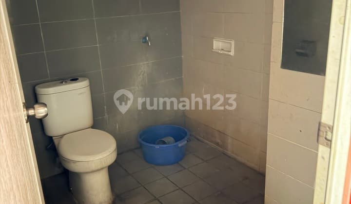 Disewakan Ruko Full Furnished Siap Huni 3 Lantai di Galaxy