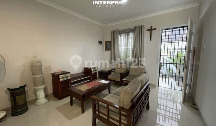 Rumah Rapih dan Terawat di Taman Aries