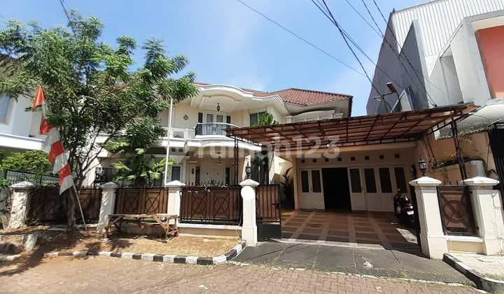 Rumah Mewah 2 Lantai Ada Kolam Renang, Dekat MRT & Transjakarta di Lebak Bulus Jakarta Selatan