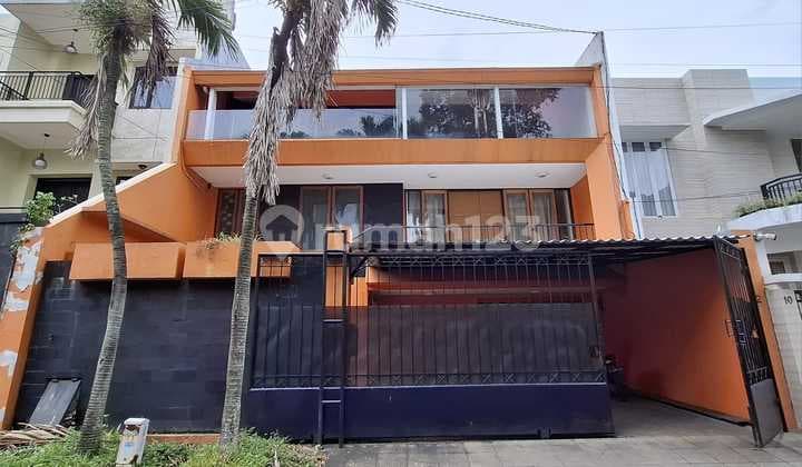 Disewakan Rumah Modern 2 Lantai di Pondok Indah Jakarta Selatan