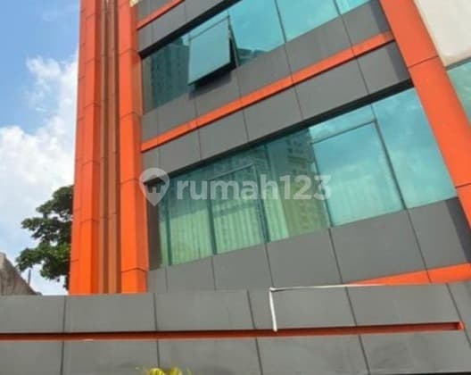 "5-Storey Office Building in the Commercial Center of Pejaten, South Jakarta, Along Buncit Main Road, Easy Access!"