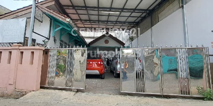 3-Story House in Jagakarsa, South Jakarta