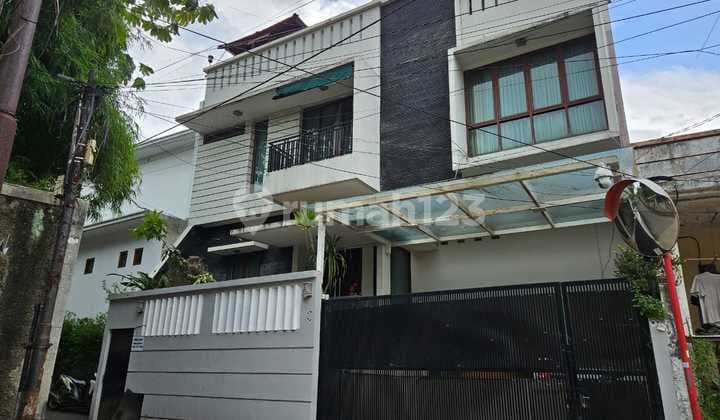 Rumah Modern 3,5 Lantai Dijual Kemang Jakarta Selatan