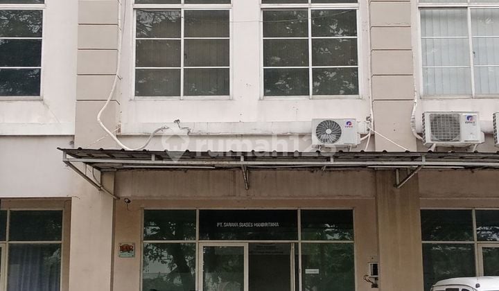 Ruko di Green Lake City Pinggir Jalan Siap Huni