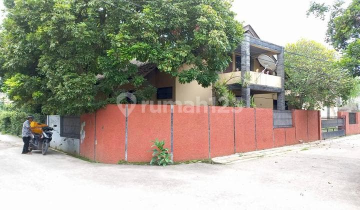 Turun Harga! Rumah Dengan Halaman Sangat Luas, 15 Menit ke Bintaro Exchange