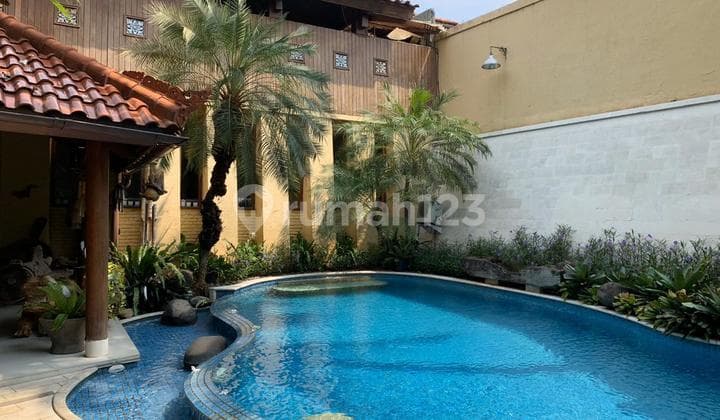 Dijual Rumah Etnik Bagus Ada Kolam Renang Di Bintaro Sek8