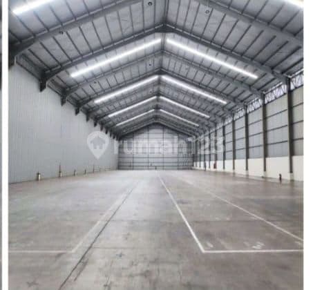 Di Sewakan Gudang di Cikarang,
Modern Warehouse Grade
Luas Lahan 38.814sqm
Luas Gudang 23.260sqm
Lantai Permukaan: Pelapis Lantai Epoxy