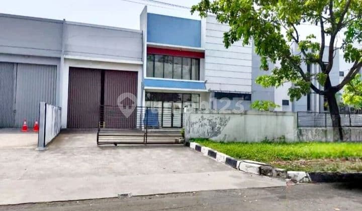 Warehouse for Sale Cheap in Jababeka Cikarang • Building area 807 M² Can Be Used for Warehousing and Production