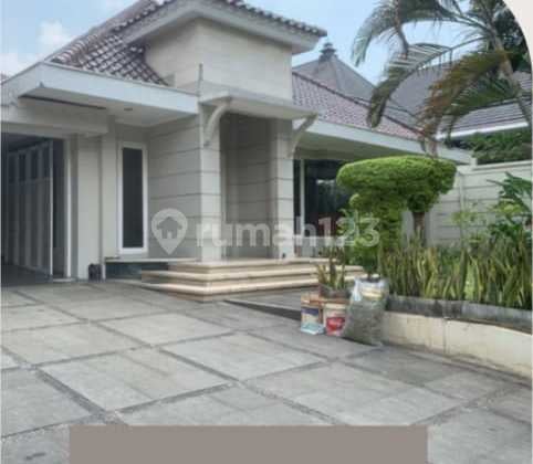For Rent Beautiful House Ready to Occupancy 2 Floors Jl. Lembang Menteng - Central Jakarta
Suitable for Ambassador Expatriate Foreign Korea China Europe America Europe