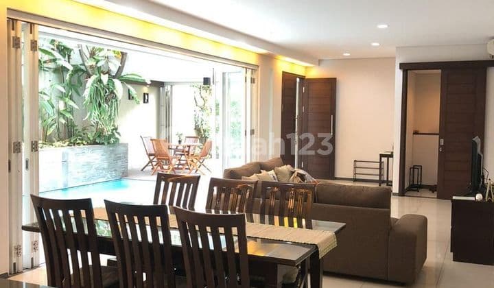 Disewakan Rumah Furnish Ada Swimmingpool Siap Huni
area Senopati Scbd, Jakarta Selatan