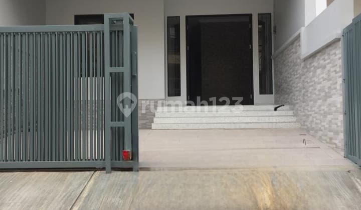 Sewa Rumah Siap Huni Hibrida Kelapa Gading 2 Lantai