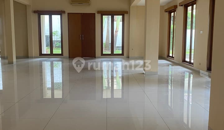 Rumah Kemang Siap Huni Sudah Renovasi Parkiran Mobil Sangat Luas Lokasi Strategis #01