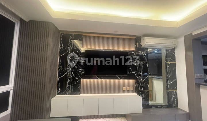 Puri Imperium Apartment Renovated with Modern Furniture, Move-In Ready