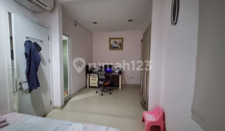 Beautiful 2-Story House in Green Lake City