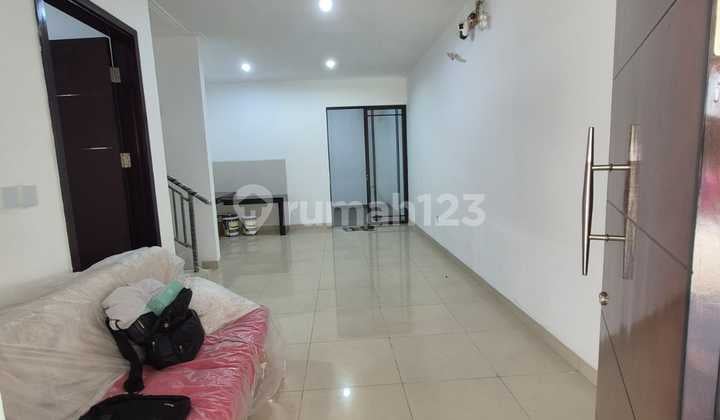 Beautiful House 2Lt Asia Greenlake City