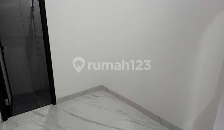 Brand New 2Lt Taman Villa Meruya West Jakarta