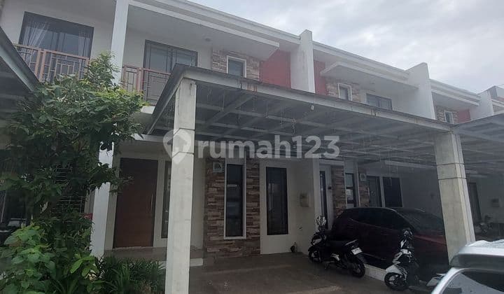 Beautiful 2-Story House Asia Green Lake City