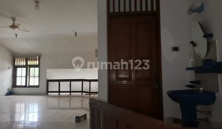 Disewa Rmh Besar 2Lt Puri Indah Jakbar