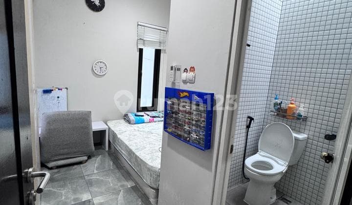 For Sale Fully Renovated 2.5-Story House in Metland Puri Tangerang