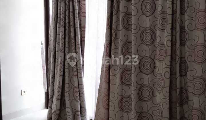 For Sale 2-Story House East Asia Green Lake City