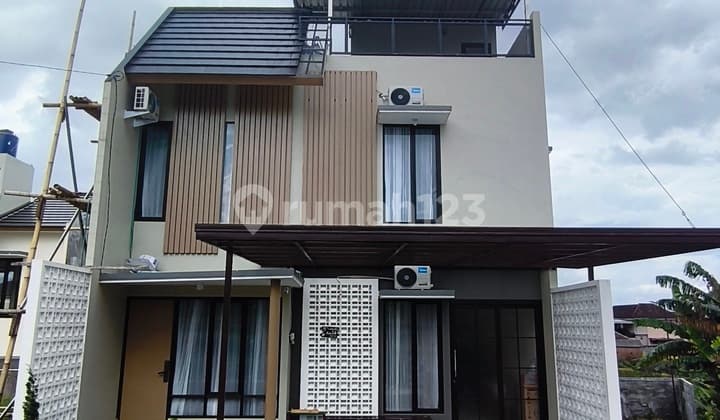 Villa Asri 800 Jutaan Batu Malang, 3 Menit Alun-Alun dan Selecta