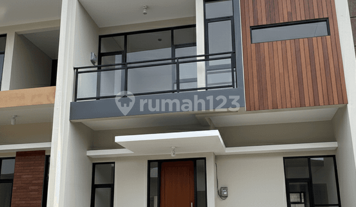 Villa Cantik Kota Batu Malang Furnished, 1 Menit Alun-Alun Batu