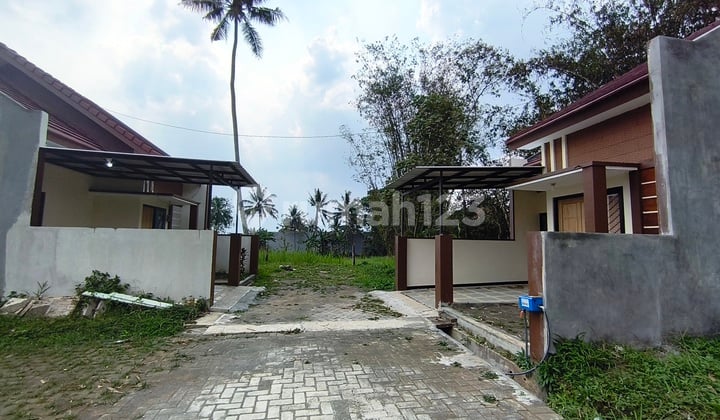 Rumah Ready Lingkungan Asri Kota Malang, bisa KPR