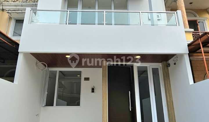 Taman Palem Malibu House 6x15 Brand New