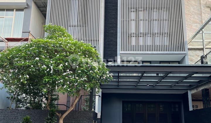 Rumah Mewah Pik Crown Golf 8x24 Full Renovasi Dan Furnished