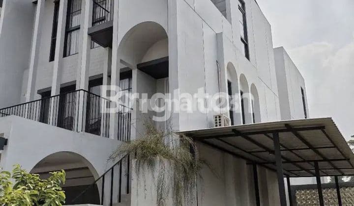 Rumah BSD Aether Greenwich Hoek