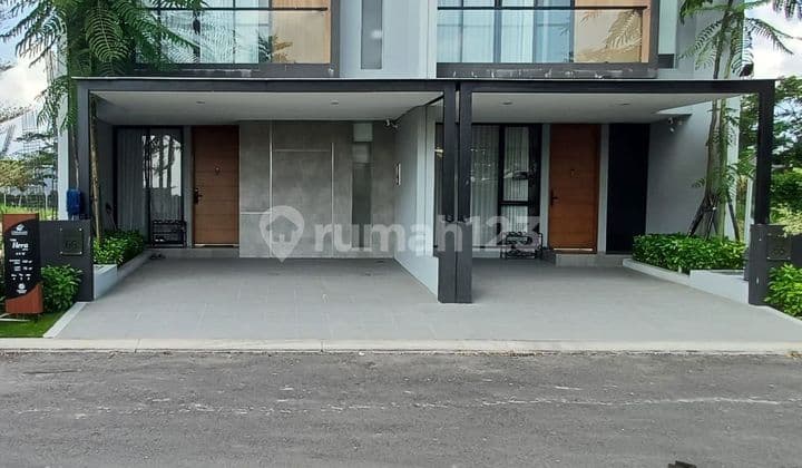 Rumah baru, attic room di citraland di Citraland, Surabaya