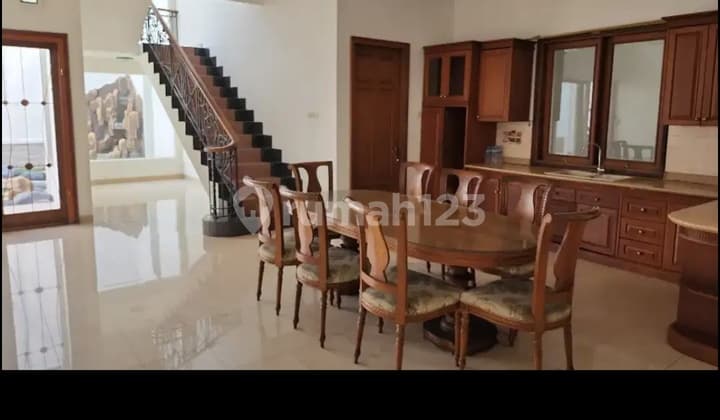 Disewakan Cepat Turun Harga (murah & Nego) Rumah Mewah, Siap Huni Cluster Villa Gading Indah, Kelapa Gading