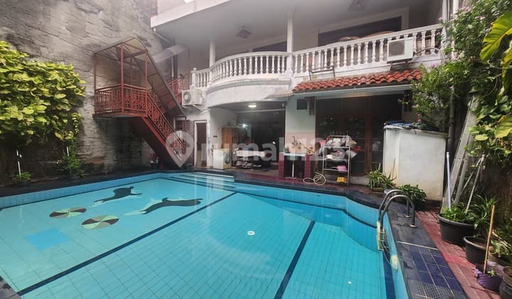 Rumah Luas Lantai Granit Ada Kolam Renang Swimming Pool Di Rawa Selatan Jakarta Pusat