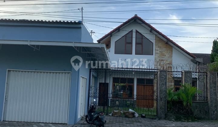Disewakan Rumah Luas Lokasi Mangku Jln Dekat Hyatt, Sch, Ugm. Age