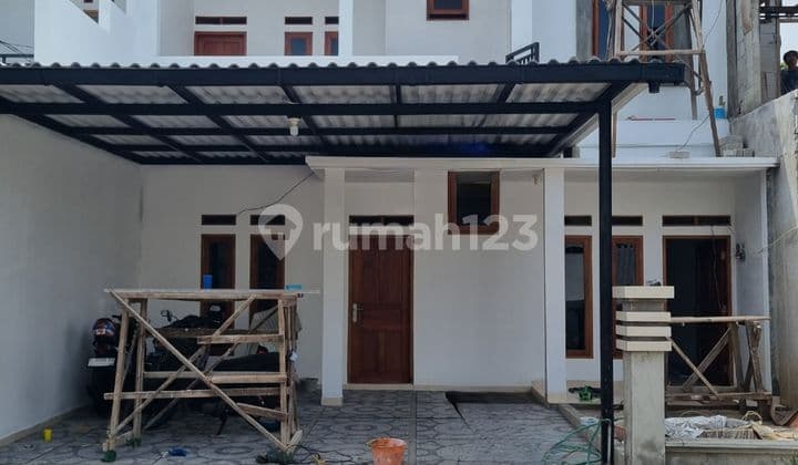 Rumah Baru lokasi Strategis Dalam Komplek Mega Cinere