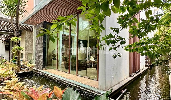 Modern House Private Lift Full Marble Strategic Location in Tebet